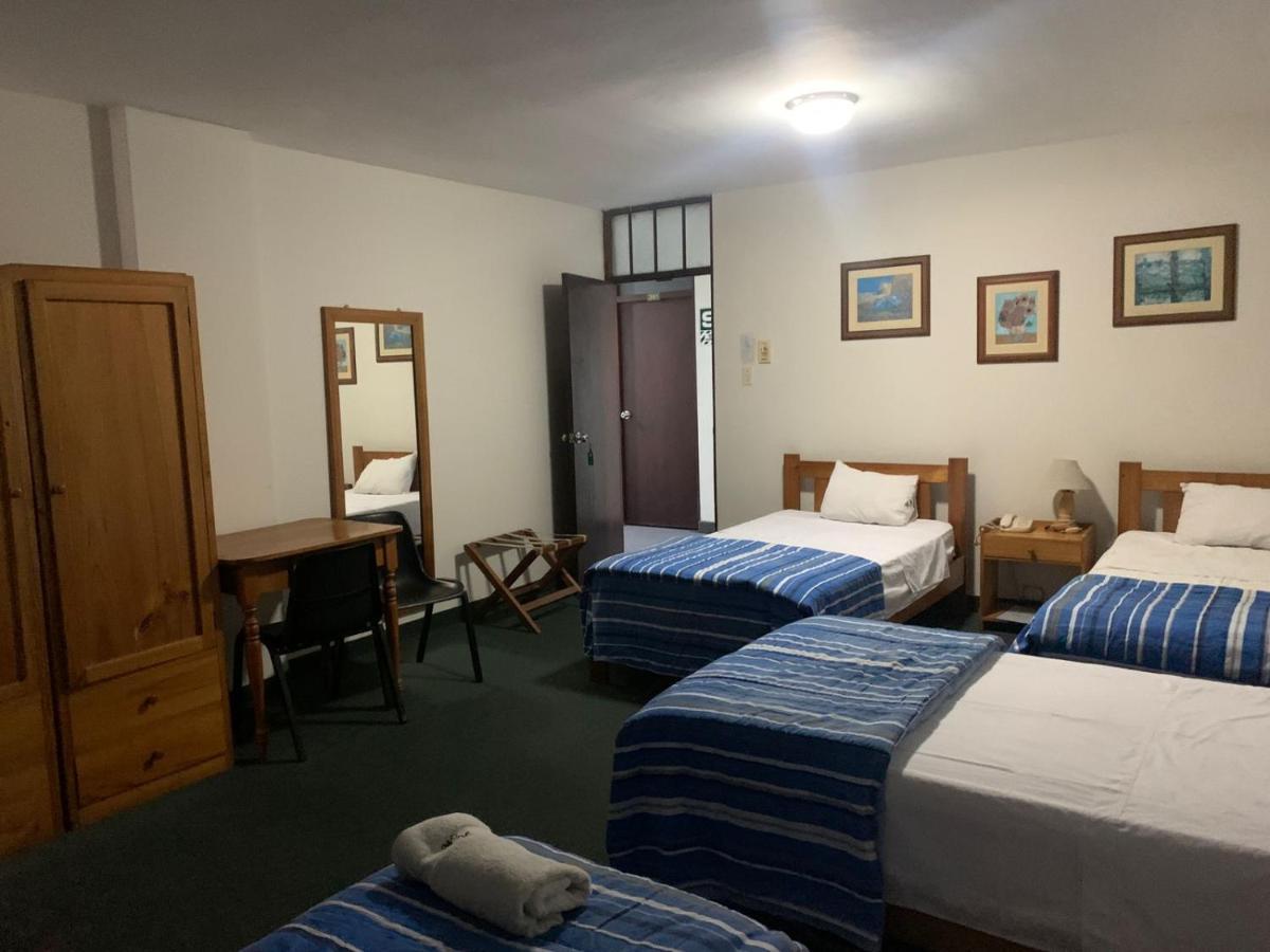 Hotel Las Mercedes Trujillo Buitenkant foto