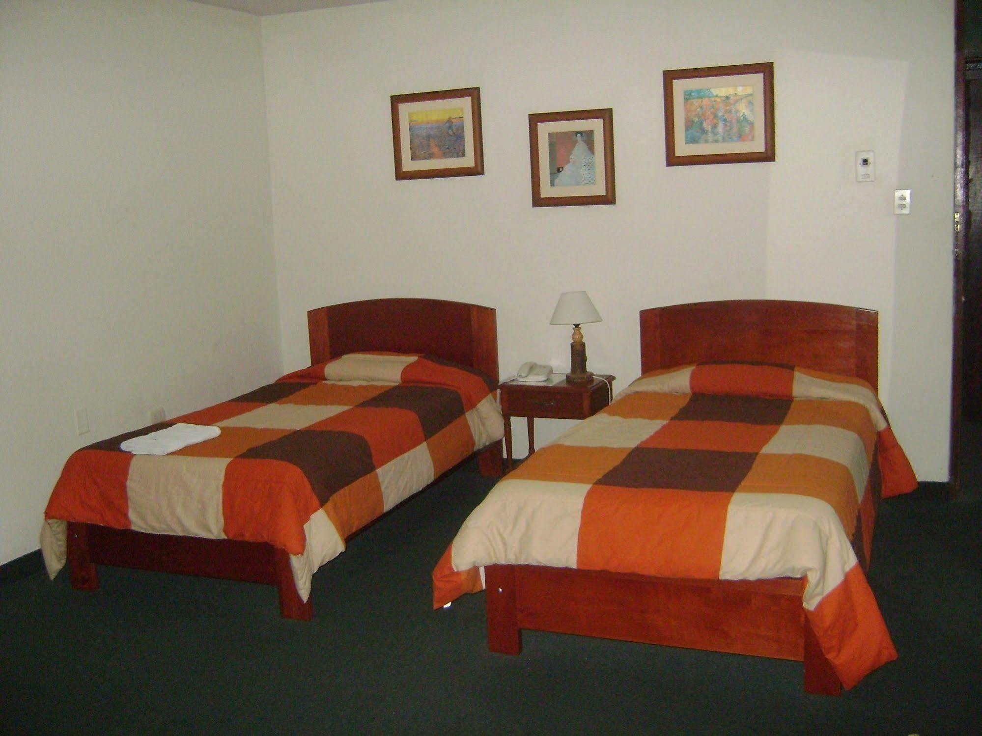 Hotel Las Mercedes Trujillo Buitenkant foto